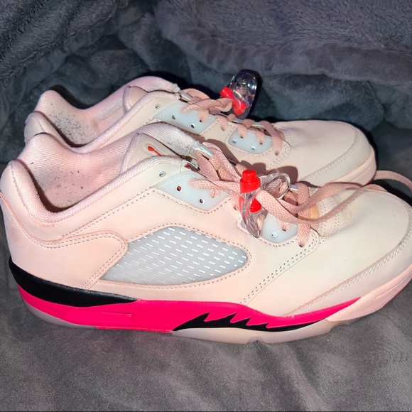 Jordan 5 Low Arctic Orange size 10.5 women, size 9 men. Worn twice. - Picture 2 of 3